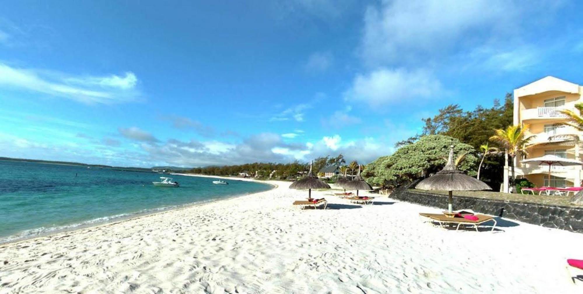 Silver Beach Hotel Trou d'Eau Douce Esterno foto